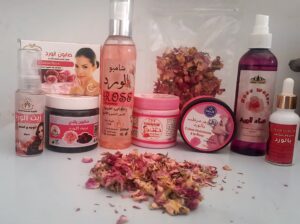 باقة الورد الجمالية – روتين متكامل لنضارة طبيعية ونعومة كالحرير ✨🌹